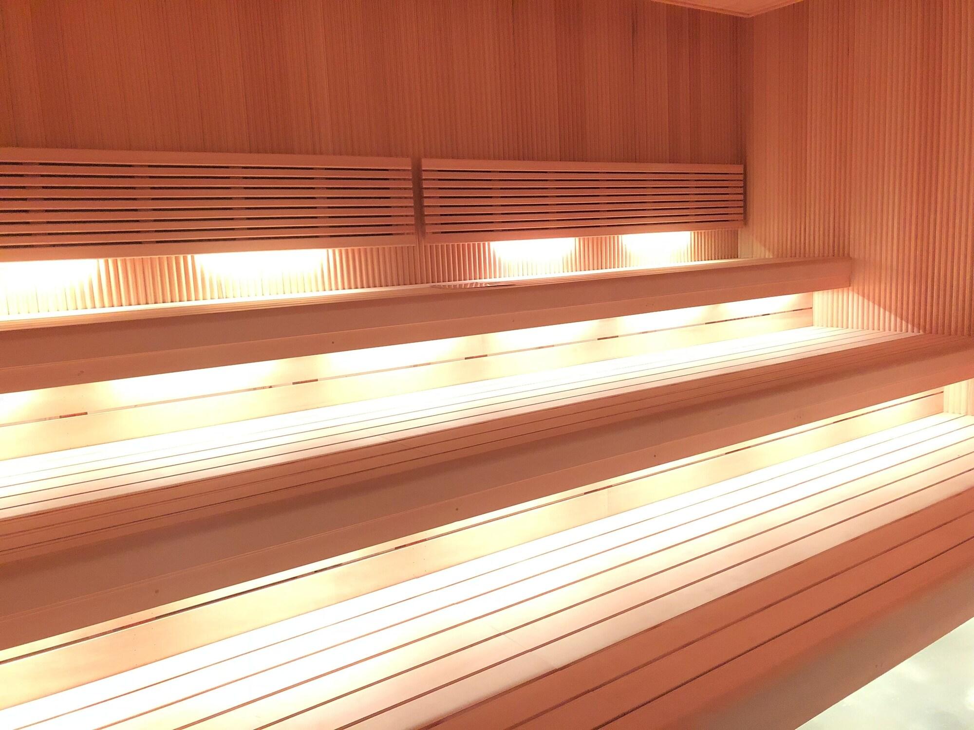 Capsule Inn Osaka - Caters To Men Ngoại thất bức ảnh