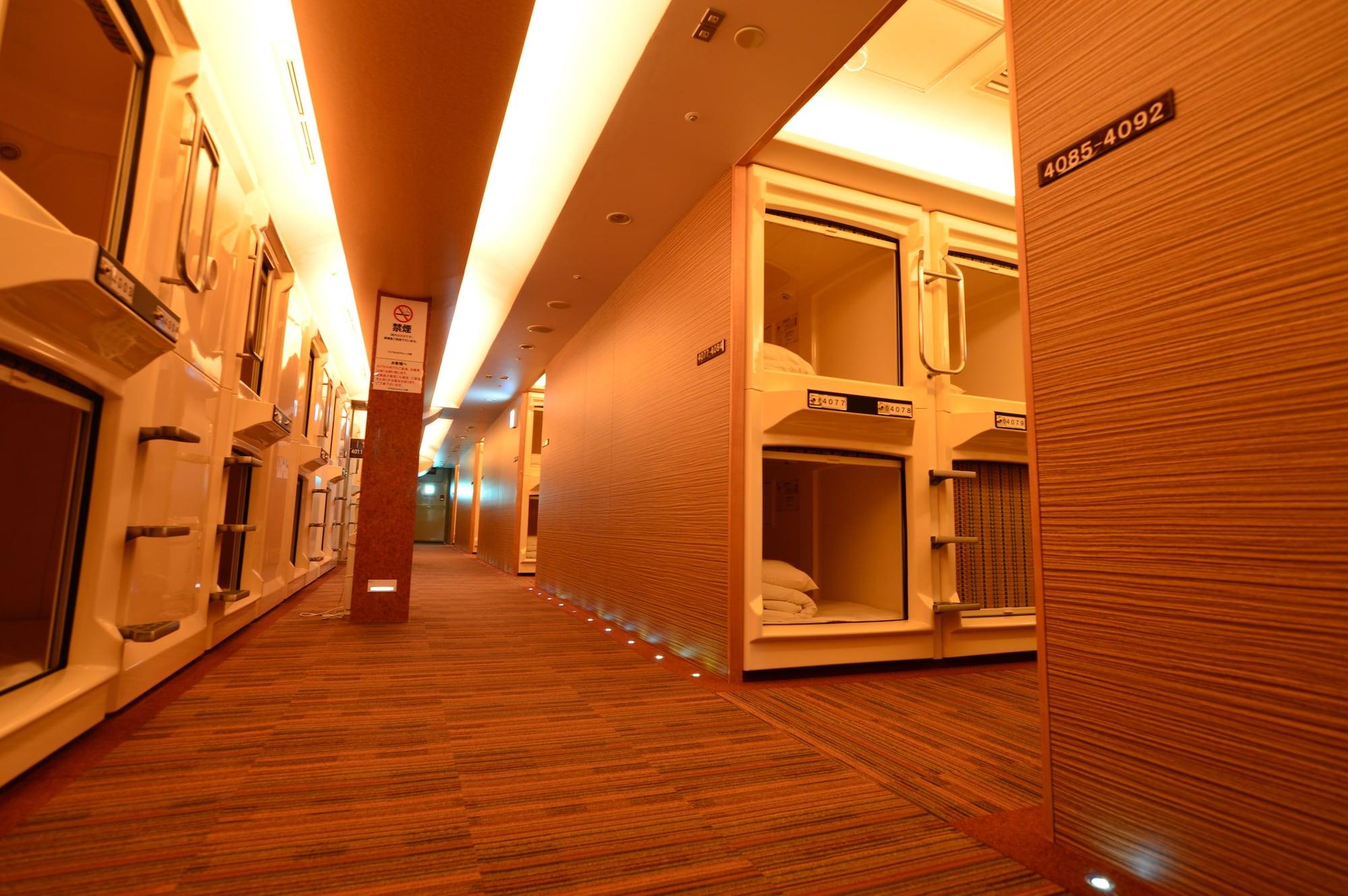 Capsule Inn Osaka - Caters To Men Ngoại thất bức ảnh