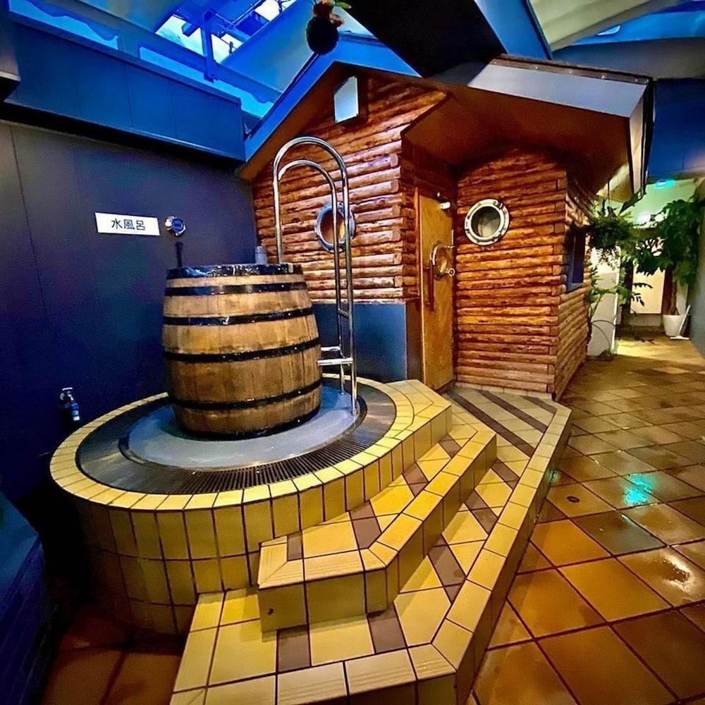 Capsule Inn Osaka - Caters To Men Ngoại thất bức ảnh