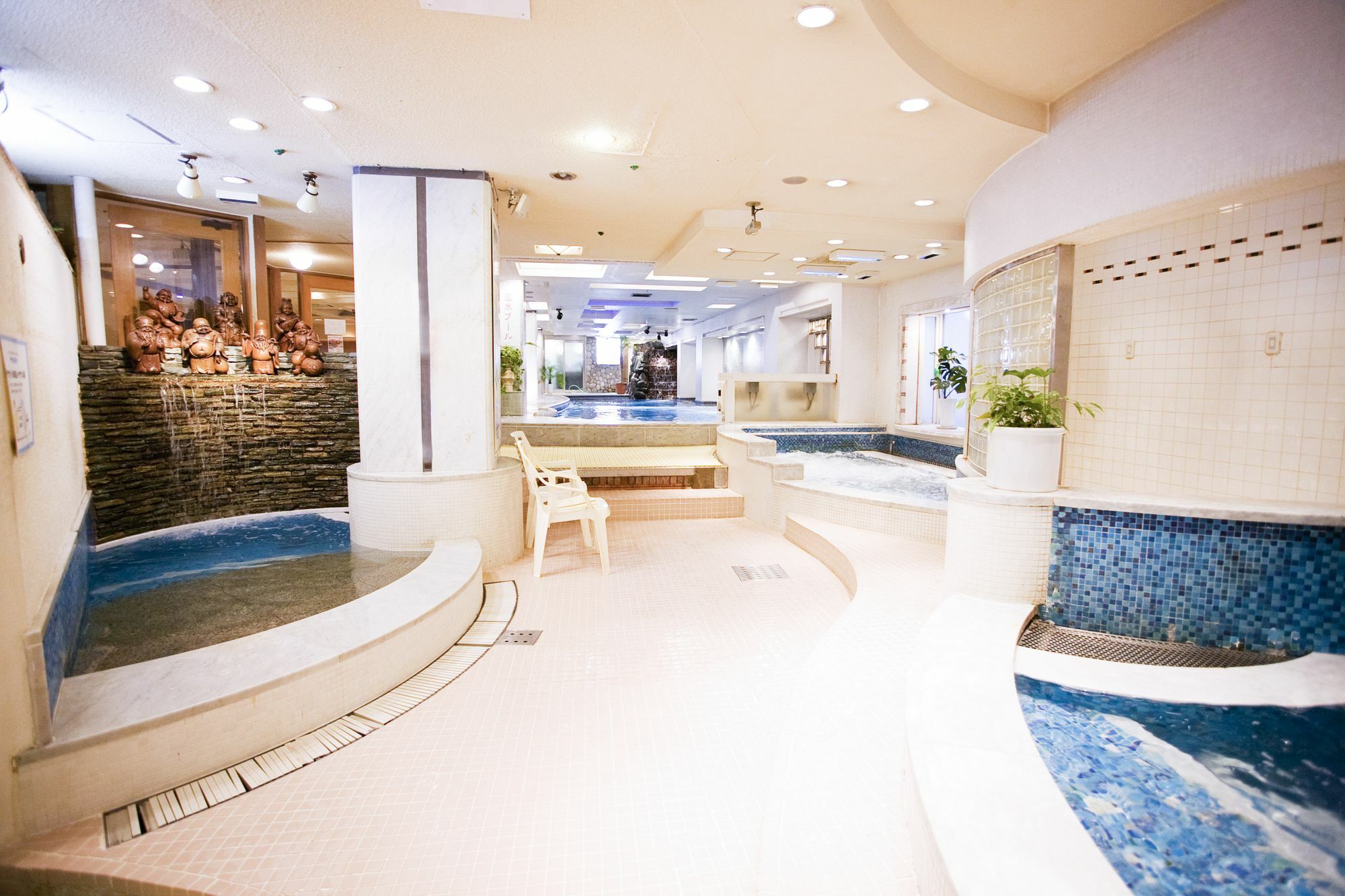 Capsule Inn Osaka - Caters To Men Ngoại thất bức ảnh