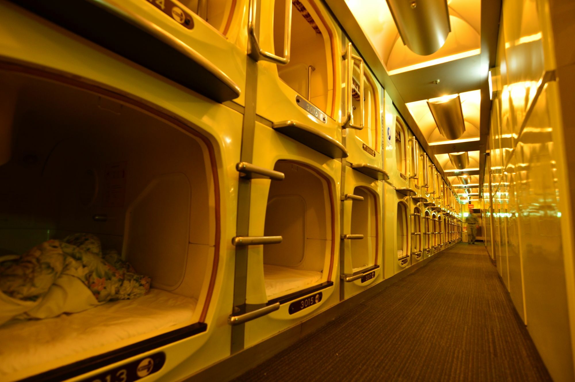 Capsule Inn Osaka - Caters To Men Ngoại thất bức ảnh