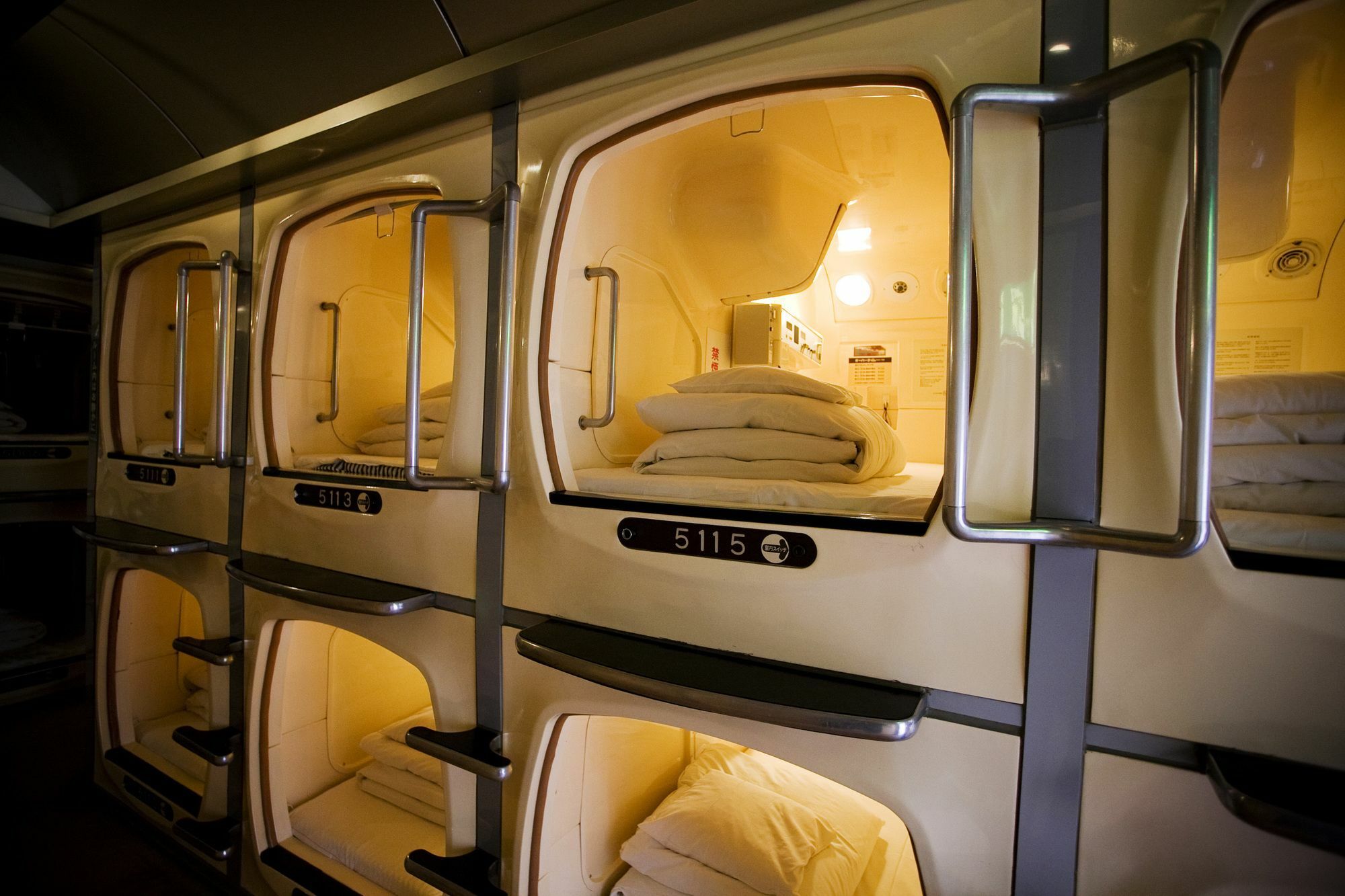 Capsule Inn Osaka - Caters To Men Ngoại thất bức ảnh