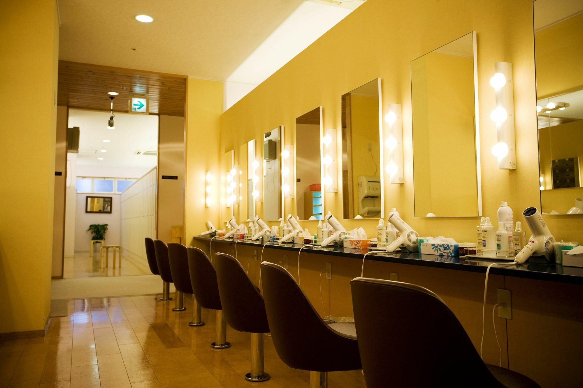 Capsule Inn Osaka - Caters To Men Ngoại thất bức ảnh