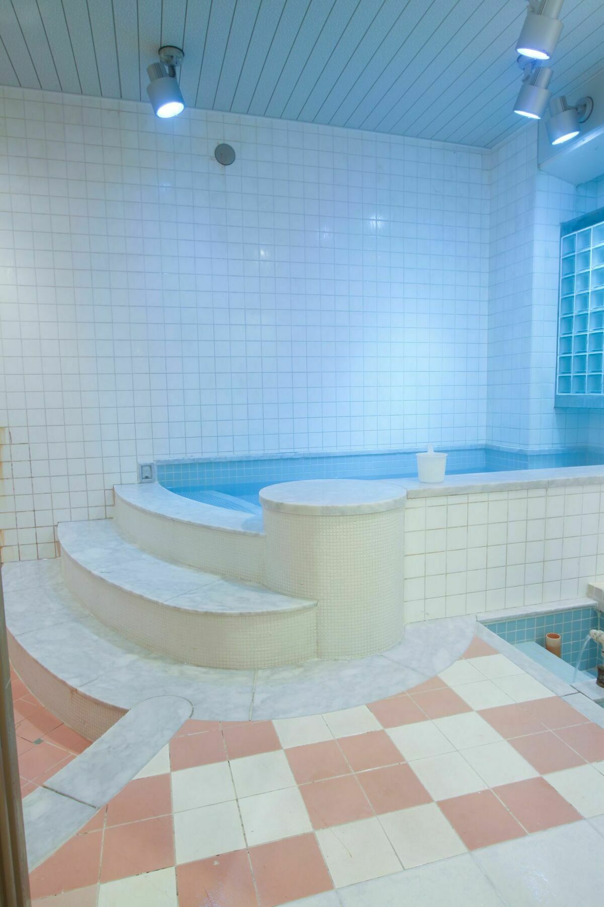 Capsule Inn Osaka - Caters To Men Ngoại thất bức ảnh
